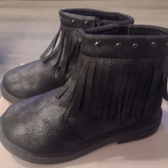 Nanette Lepore Other - Nanette Lepore girls size 9 fringe boots new with tag